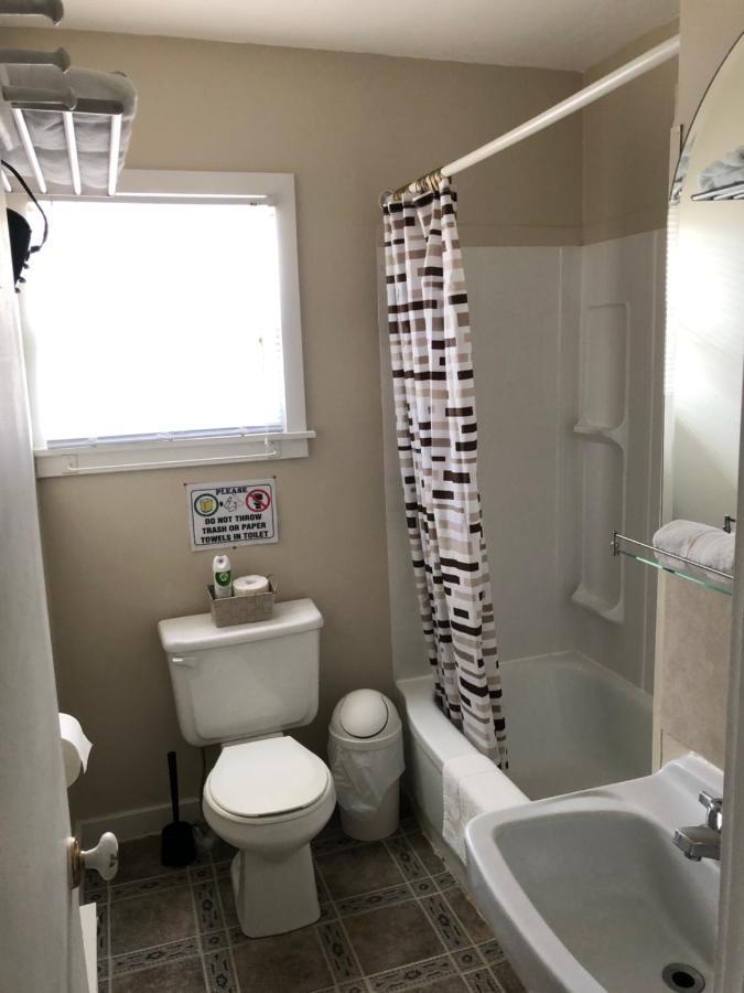 Auberge Restwell Motel Berrys Mills ภายนอก รูปภาพ