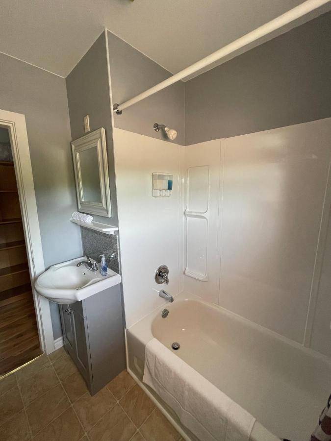 Auberge Restwell Motel Berrys Mills ภายนอก รูปภาพ