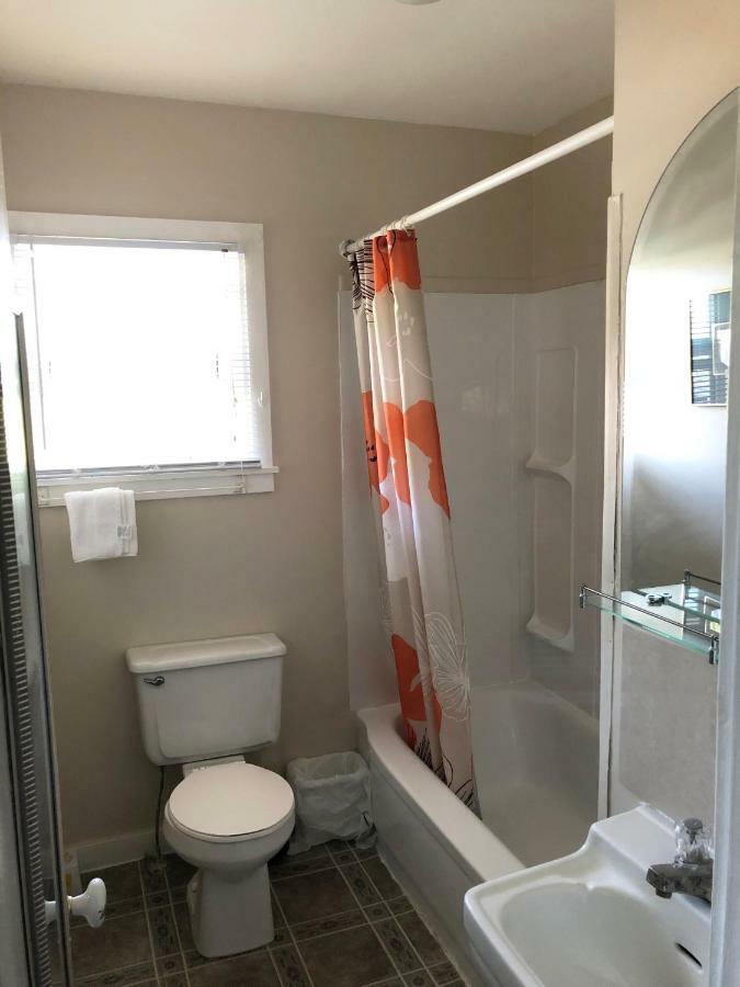Auberge Restwell Motel Berrys Mills ภายนอก รูปภาพ