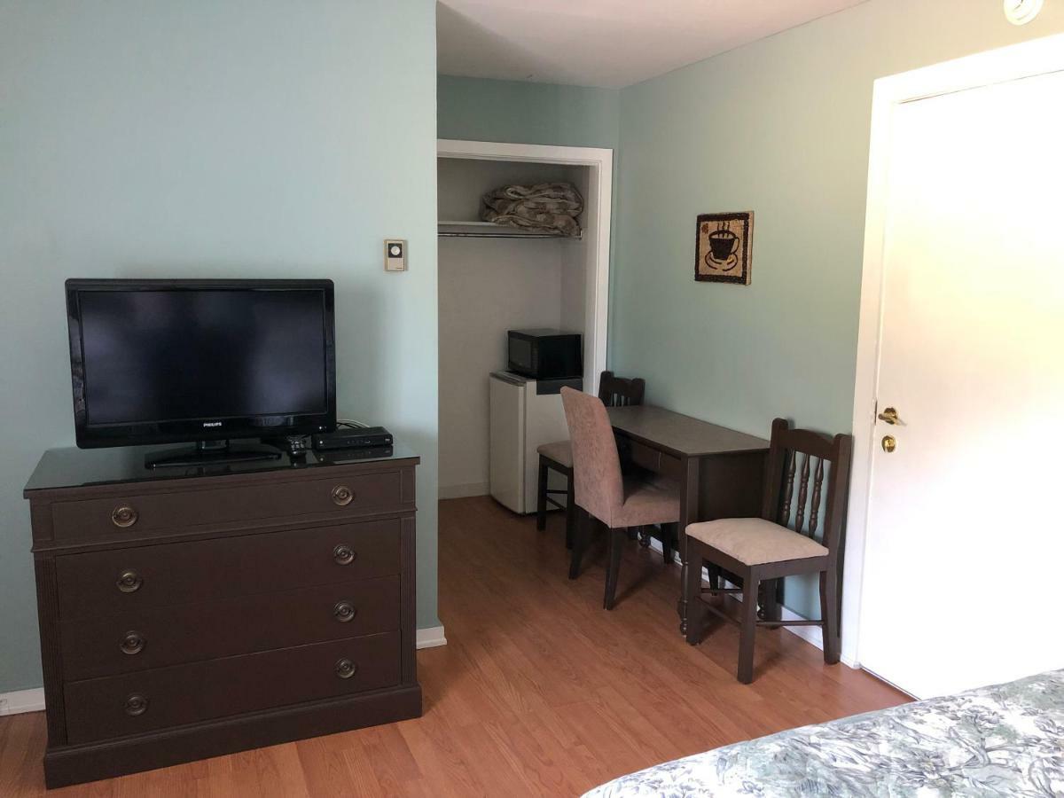 Auberge Restwell Motel Berrys Mills ภายนอก รูปภาพ